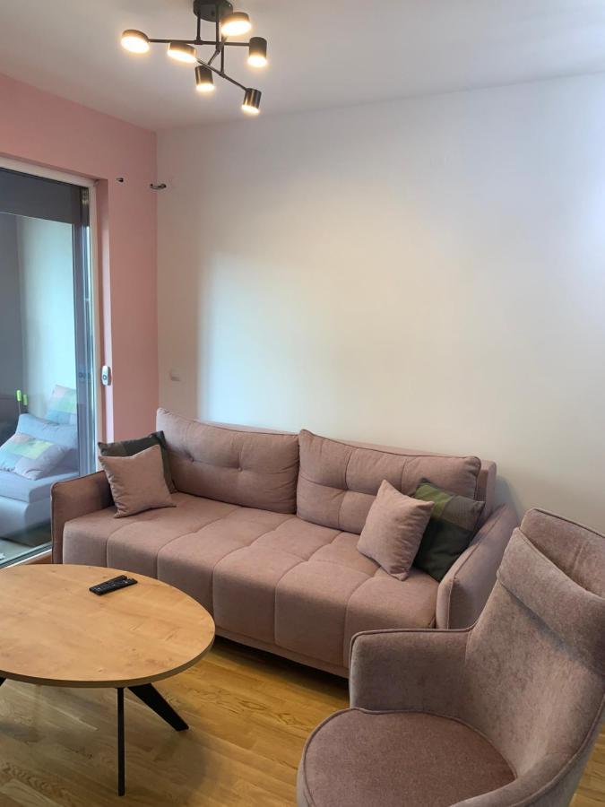 Pink Modern Apartment 스코페 외부 사진